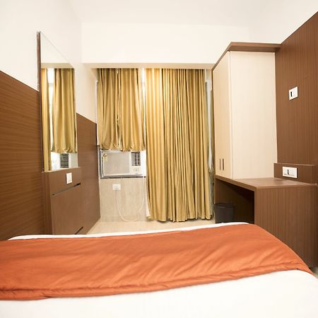 Hotel Spring Inn Mumbai Exterior foto