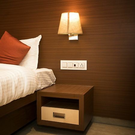Hotel Spring Inn Mumbai Exterior foto